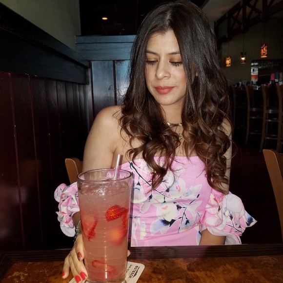 Meet your Posher, Eugenia - Picture 1 of 2